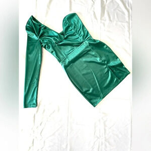 Green one sleeve short mini dress